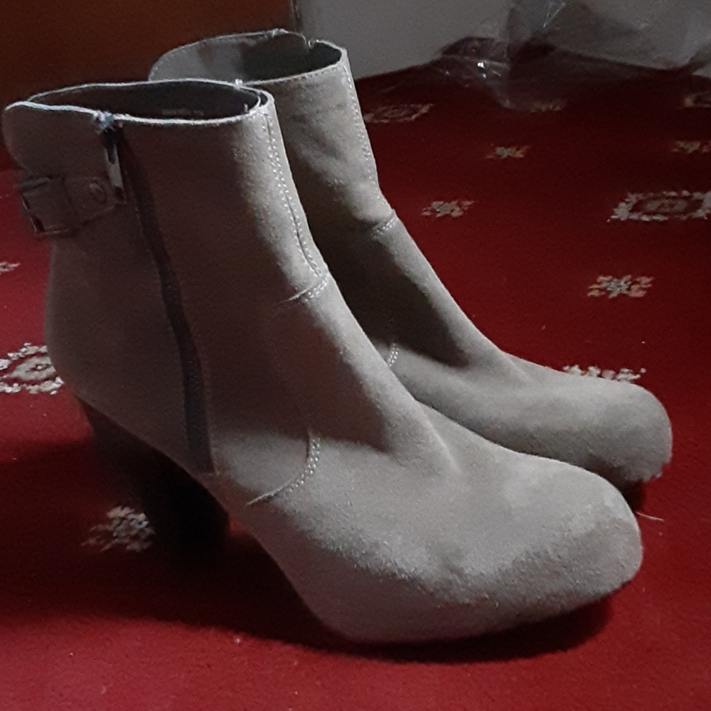 Steve Madden boots